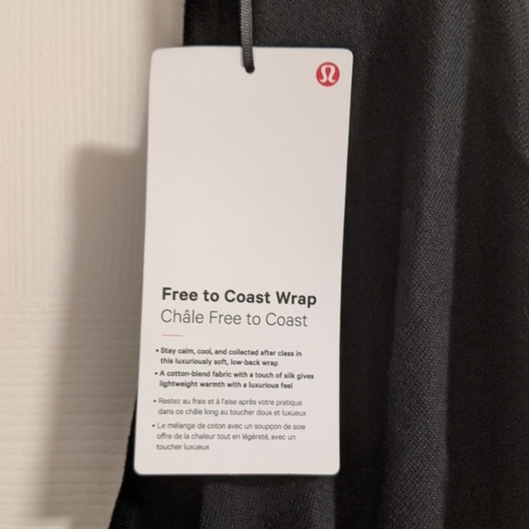 NWT lululemon Free To Coast Wrap in Black - Picture 6 of 9